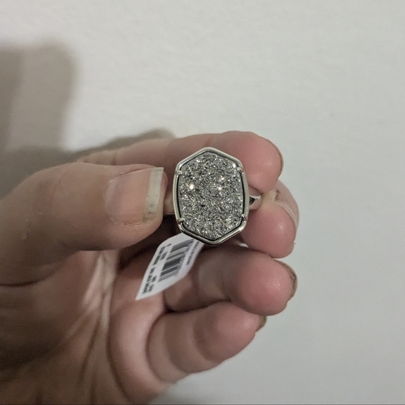 Kendra Scott Daphne Silver Statement Ring in Platinum Drusy - Size 9 - Picture 3 of 5